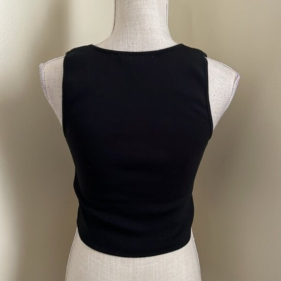 Boutique Black Sleeveless Crop Top - Picture 7 of 9
